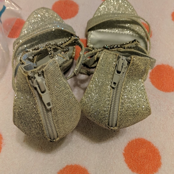 Sandals - Picture 2 of 3